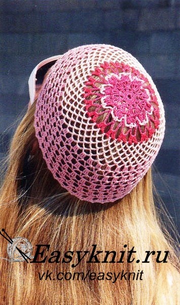 Летняя розовая шапочка крючком